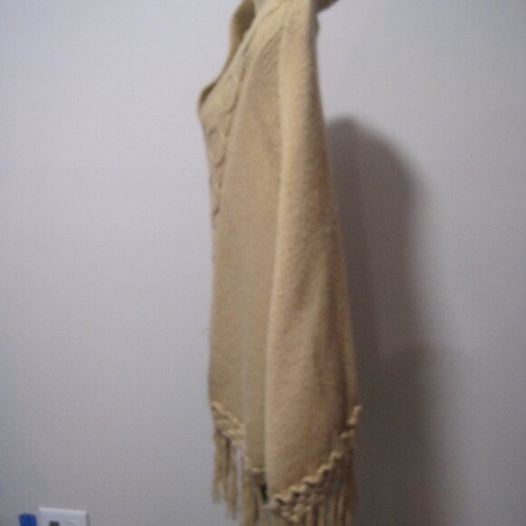 Chesley Tan Cable Knit Wood Button Tasseled Acrylic Poncho Sweater Women's Small - Picture 4 of 8